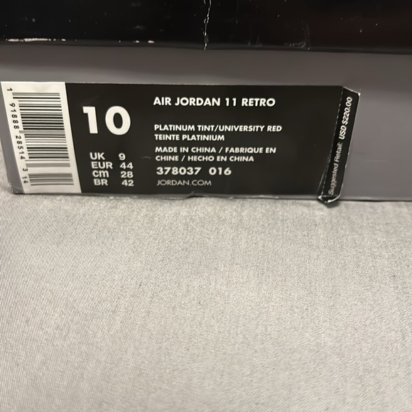 Authentic Jordan 11 platinum tint - Picture 6 of 7